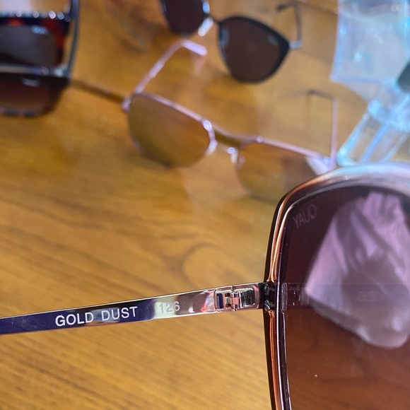 Quay Gold Dust Sunglasses - Picture 3 of 4